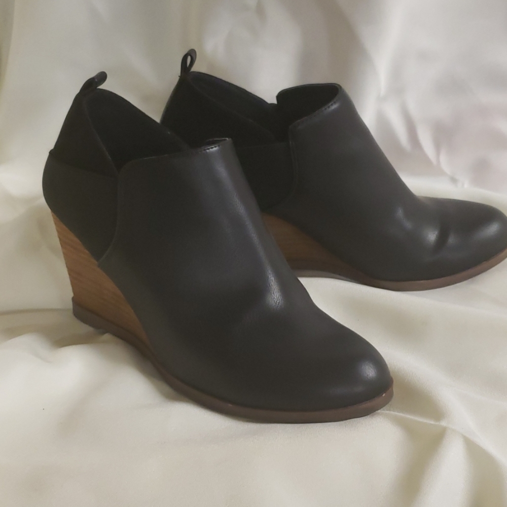 Black ankle boots,  size 8